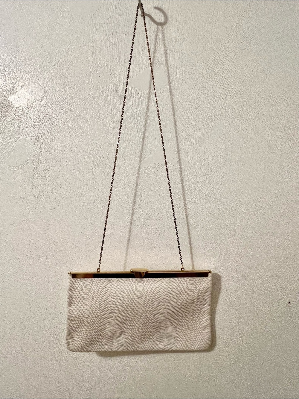 Vintage Etra Lizard Embossed Cream Leather Clutch Gold Frame Chain Bag